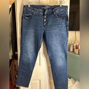 Universal threads stretch jean button fly raw him cropped size 18 W